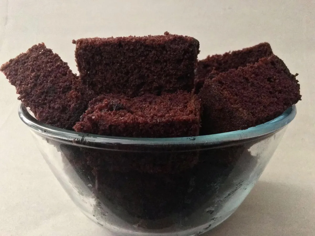 Chocolate cake mildly flavoured with cinnamon and nutmeg