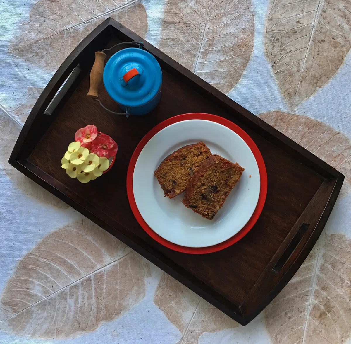 Moist and rich fruit cake without alcohol..