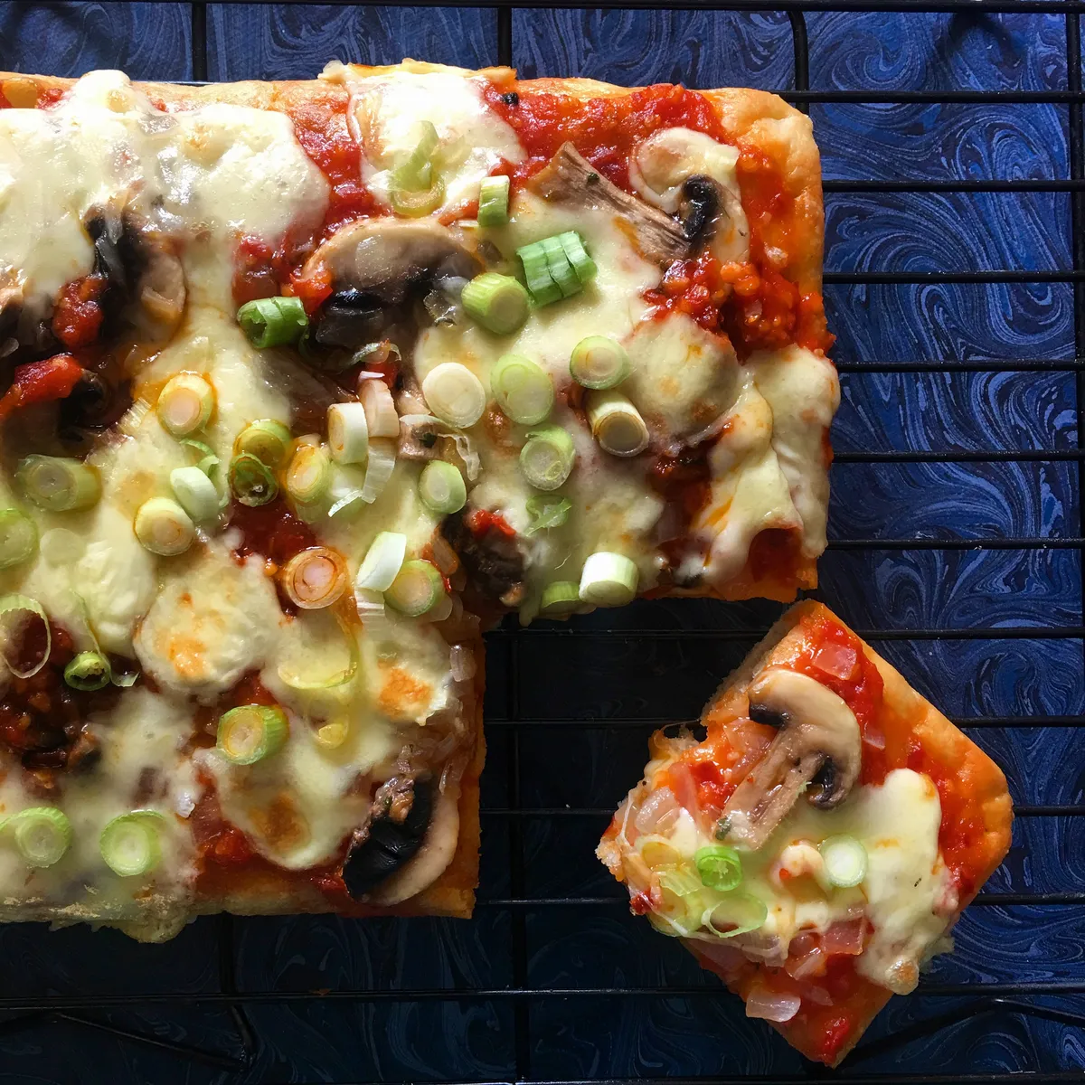 No knead focaccia pizza