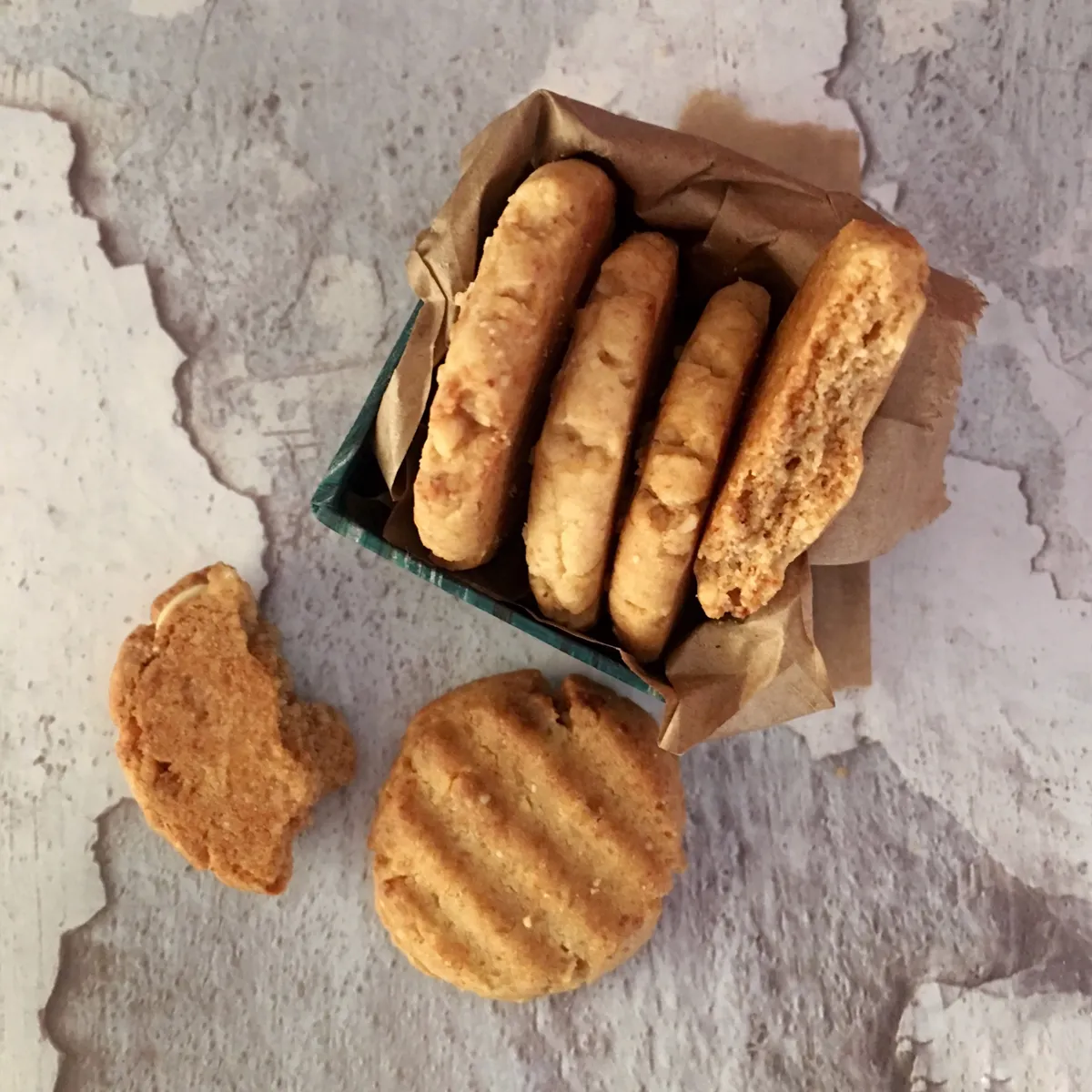 Peanut cookies