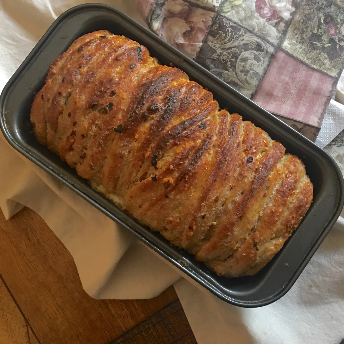 Spicy pull apart wheat bread